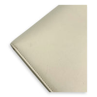 Box Shoulder Bag Medium White in Calfskin, Gold hardware