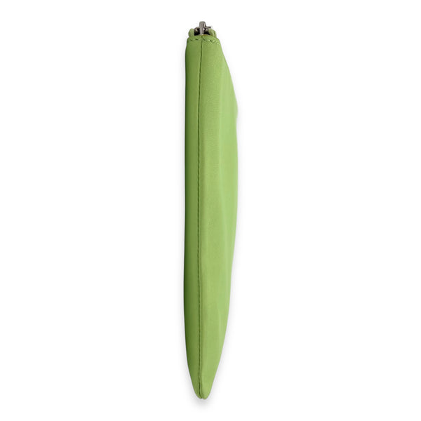 Zip Pouch Green in Calfskin, Silver hardware