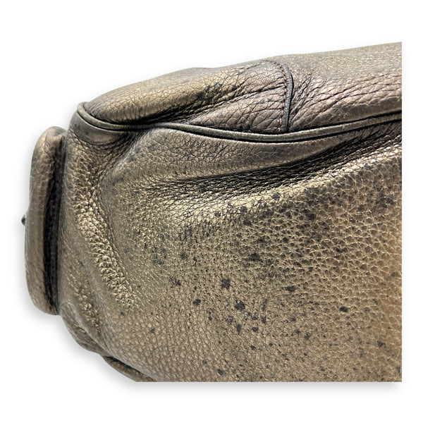 Vit Daino Green Shoulder Bag in Calfskin, Gold hardware