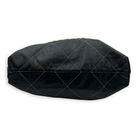 22 Medium Black Shoulder Bag in Lambskin, Gold hardware