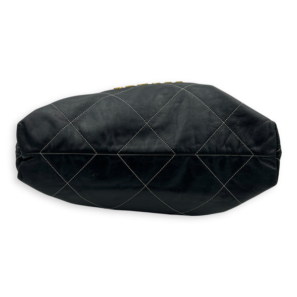 22 Medium Black Shoulder Bag in Lambskin, Gold hardware
