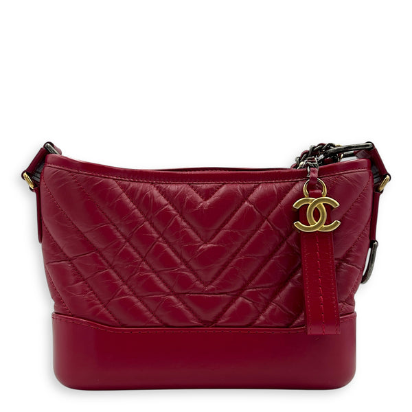 Gabrielle Shoulder Bag Small Red in Calfskin, Mixed hardware
