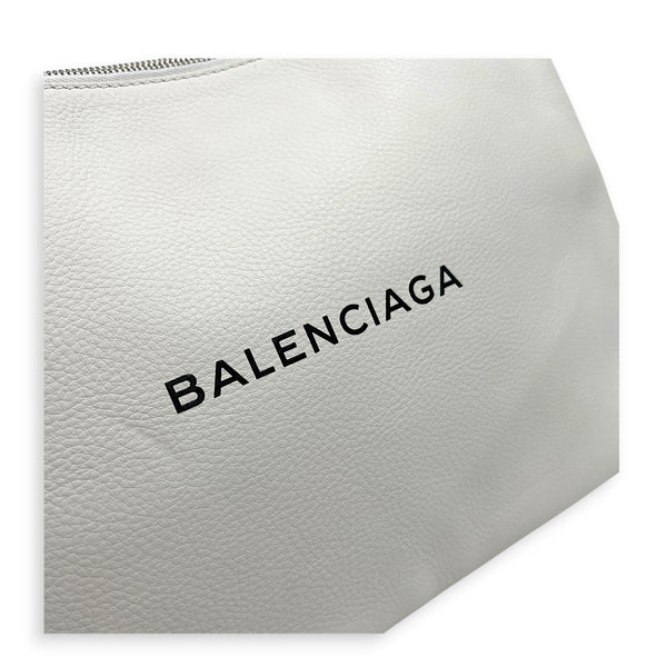 Logo White Pouch in Calfskin, Silver hardware