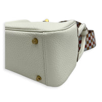 Lindy Nata in Clemence, Gold hardware