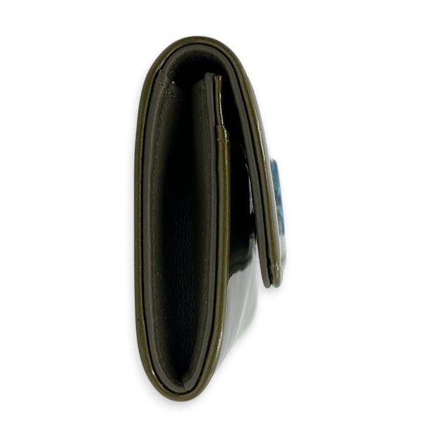 Logo Card Holder Green in Patent Leather, Silver hardware