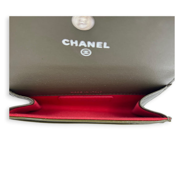 Logo Card Holder Green in Patent Leather, Silver hardware