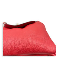 Lindy 26 Geranium Shoulder Bag in Clemence, Silver hardware