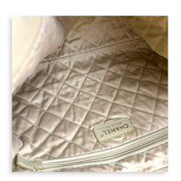 22 Tote Shoulder Bag Small Green in Calfskin, Gold hardware