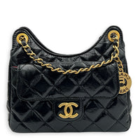 Shiny Crumpled Quilted CC Hobo Bag Small Black in Calfskin, Gold hardware
