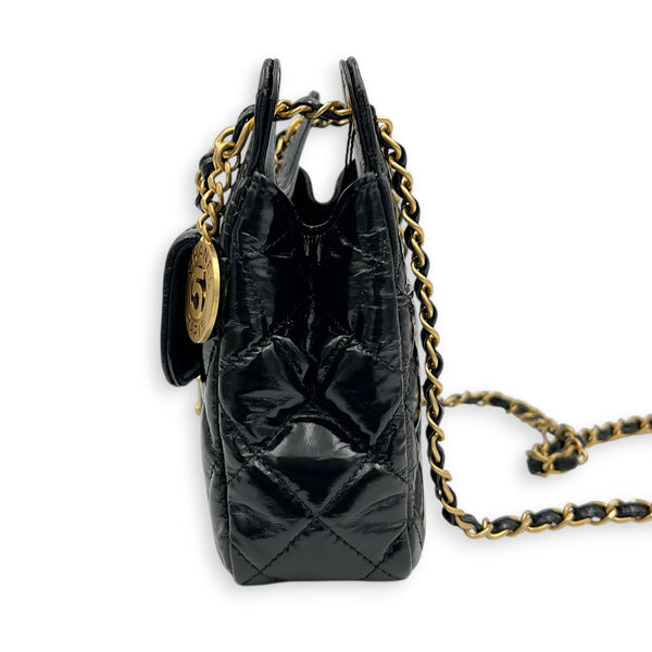 Shiny Crumpled Quilted CC Hobo Bag Small Black in Calfskin, Gold hardware