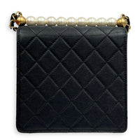 Flap Chic Pearl Shoulder Bag Black in Calfskin, Gold hardware