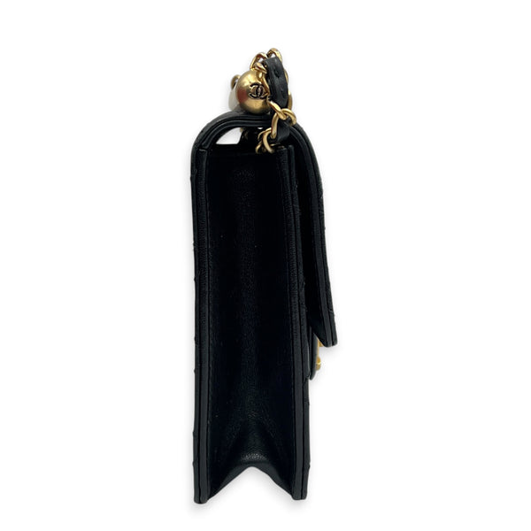 Flap Chic Pearl Shoulder Bag Black in Calfskin, Gold hardware