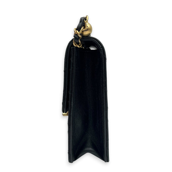 Flap Chic Pearl Shoulder Bag Black in Calfskin, Gold hardware