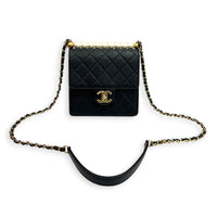 Flap Chic Pearl Shoulder Bag Black in Calfskin, Gold hardware