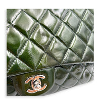 CC Shoulder Bag Green in Patent Leather, Silver hardware