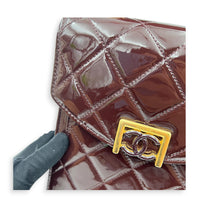 23A Top Handle Bag Brown in Patent Leather, Gold hardware