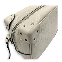 GG Embossed Trunk White Crossbody Bag in Calfskin, Silver hardware