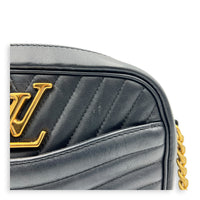 New Wave Crossbody Bag Noir in Calfskin, Gold hardware