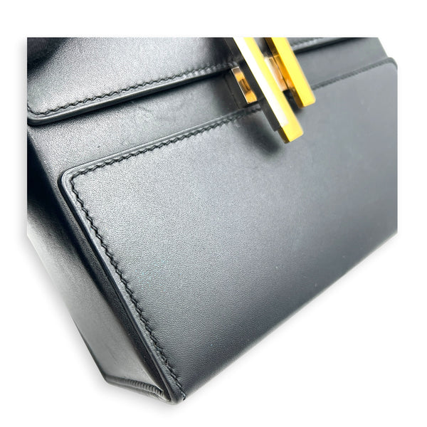 Cinhentic Noir in Tadelakt, Mixed hardware