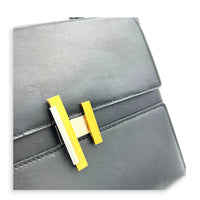 Cinhentic Noir in Tadelakt, Mixed hardware