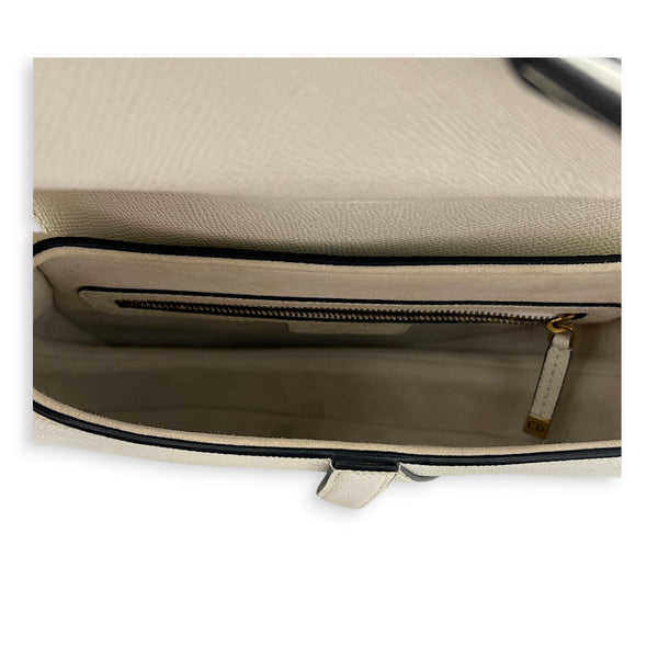 Saddle Shoulder Bag Medium Latte in Calfskin, Gold hardware