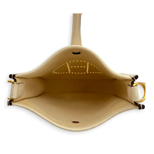 Evelyne Nata in Clemence, Gold hardware