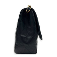 Classic Double Flap Shoulder Bag Jumbo Black in Lambskin, Gold hardware