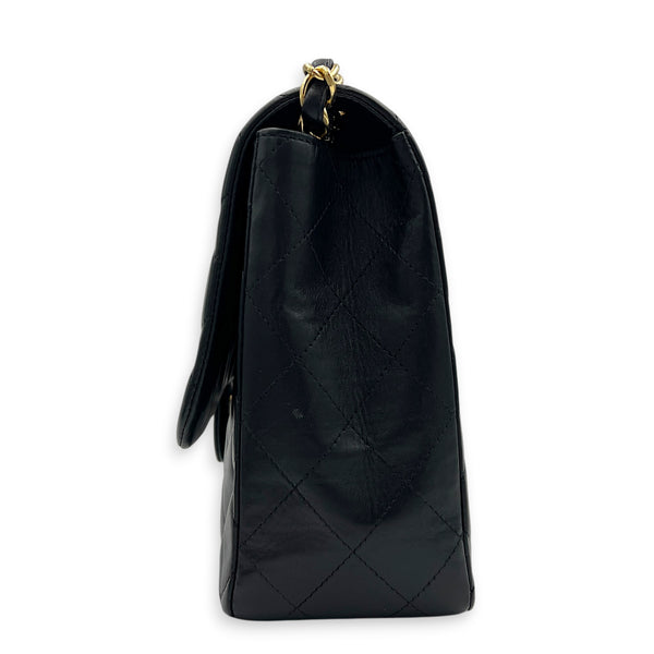 Classic Double Flap Shoulder Bag Jumbo Black in Lambskin, Gold hardware