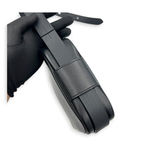Etriviere Noir Messenger in Evergrain Calfskin, Palladium hardware