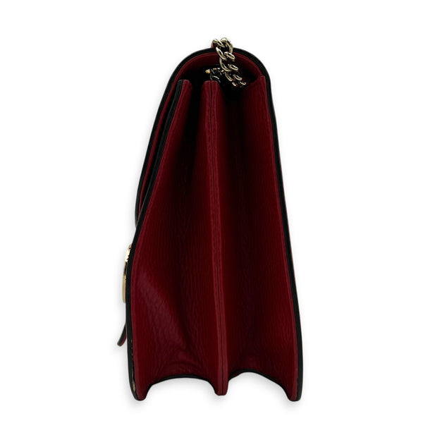 Interlocking G Wallet On Chain Hibiscus Red in Calfskin, Gold hardware