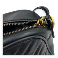 GG Marmont Shoulder Bag Small Black in Calfskin, Gold hardware