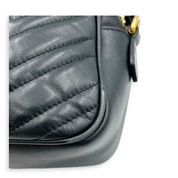 GG Marmont Shoulder Bag Small Black in Calfskin, Gold hardware