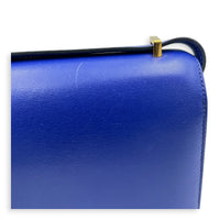 Constance 18 Bleu Électrique Shoulder Bag in Tadelakt, Gold hardware