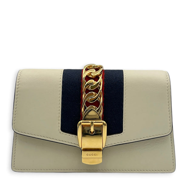 Sylvie Wallet On Chain White in Calfskin, Gold hardware