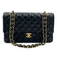 Classic Double Flap Shoulder Bag Medium Black in Lambskin, Gold hardware