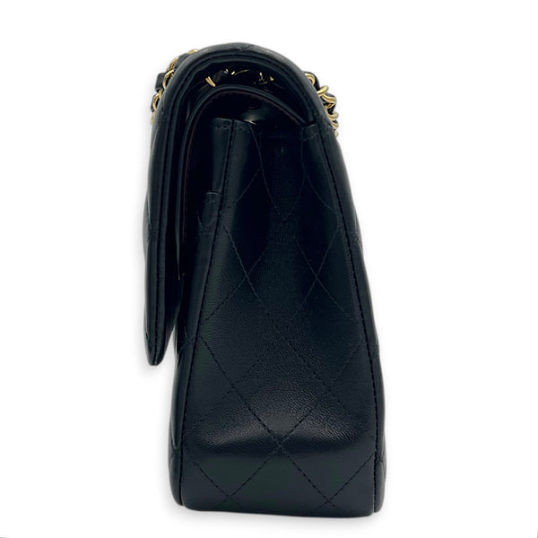 Classic Double Flap Shoulder Bag Medium Black in Lambskin, Gold hardware