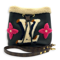 NeoNoe Teddy MM Black Bucket Bag in Calfskin, Gold hardware