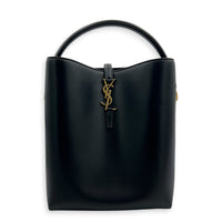 Le 37 Medium Noir Top Handle Bag in Calfskin, Gold hardware