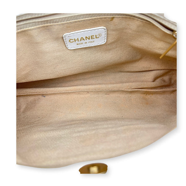 Olsen CC Chain Black Shoulder Bag in Canvas, Gold hardware
