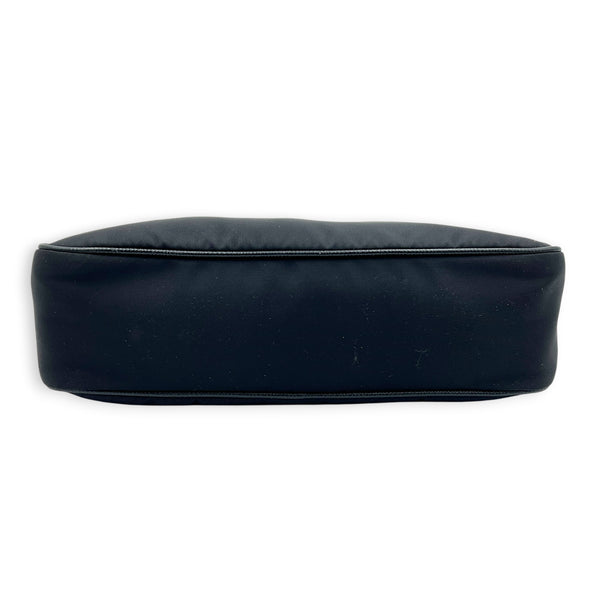 Re-Edition 2005 Shoulder Bag Nero in Re-Nylon, Silver hardware