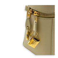L27 Shoulder Bag White in Calfskin, Gold hardware