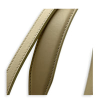 L27 Shoulder Bag White in Calfskin, Gold hardware