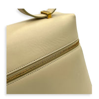 L27 Shoulder Bag White in Calfskin, Gold hardware