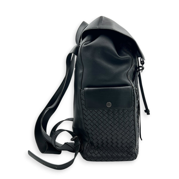 Intrecciato Backpack Black in Calfskin, Gunmetal hardware