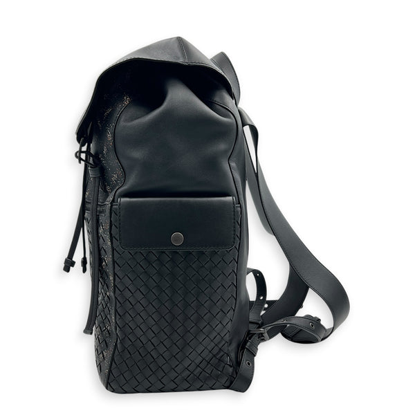 Intrecciato Backpack Black in Calfskin, Gunmetal hardware