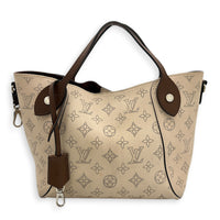 Hina Beige Shoulder Bag in Mahina Leather, Silver hardware