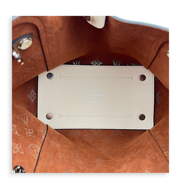 Hina Beige Shoulder Bag in Mahina Leather, Silver hardware
