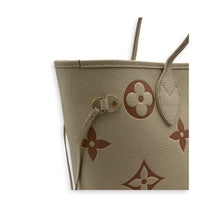 Neverfull MM Beige Tote Bag in Monogram Empreinte Leather, Gold hardware