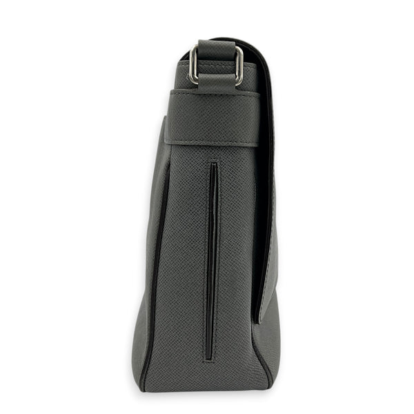 Roman Grey Messenger in Calfskin, Silver hardware