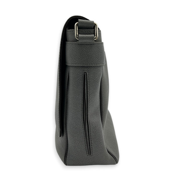 Roman Grey Messenger in Calfskin, Silver hardware